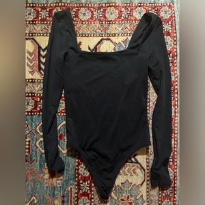 Aritzia bodysuit contour square neck